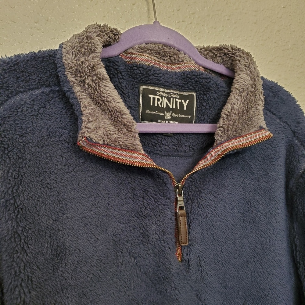 Trinity pullover Plush sweater - Picture 3 of 6
